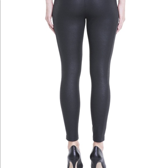 Liverpool Croc Reese Legging - Picture 7 of 7